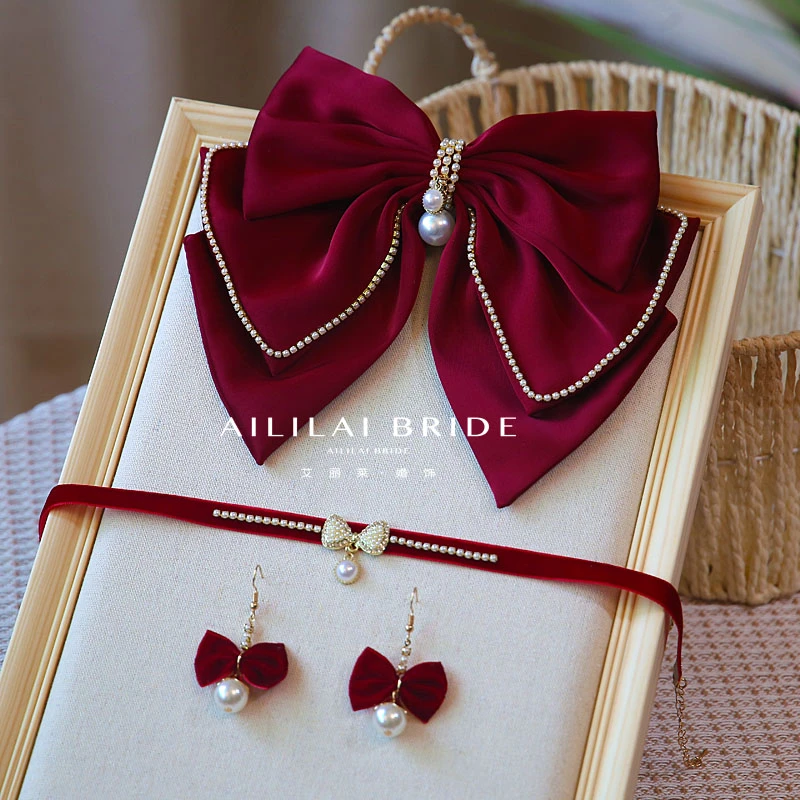 复古酒红色缎面大蝴蝶结法式新娘敬酒服头饰订婚发饰礼服女高级感