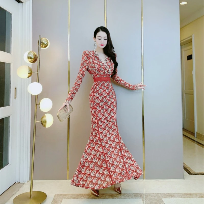 气质名媛秋冬新品减龄女装轻奢高级感鱼尾裙收腰包臀V领连衣裙