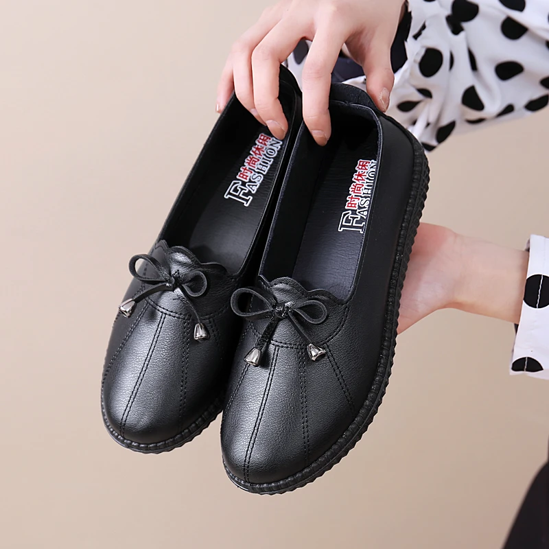 布鞋女鞋秋季韩版爆款妈妈鞋软底百搭中老年休闲鞋平底透气老人鞋