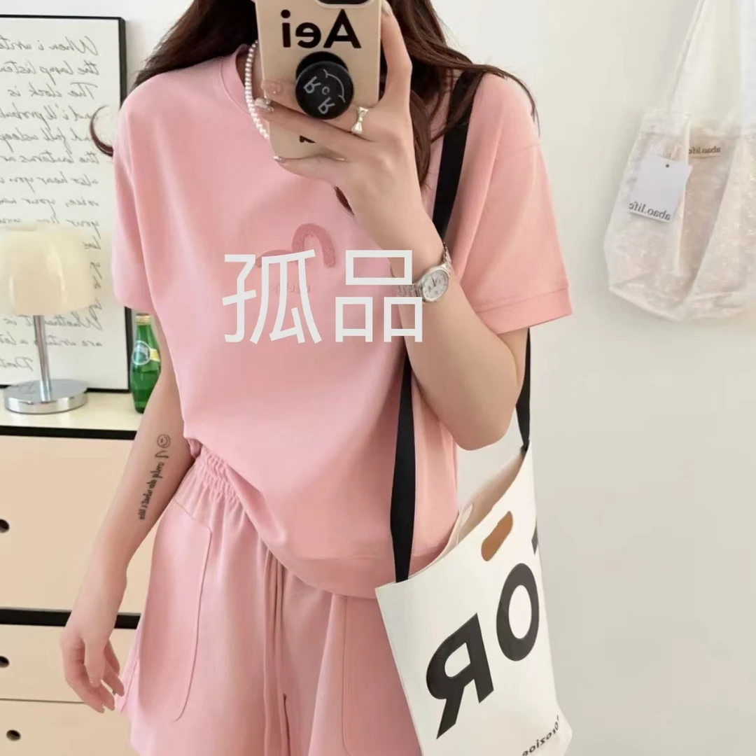 小燕儿孤品爱心刺绣清版T 恤（孤品不要跑单）