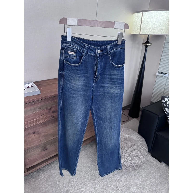 【小胖家】97327秋季简约百搭直筒牛仔裤