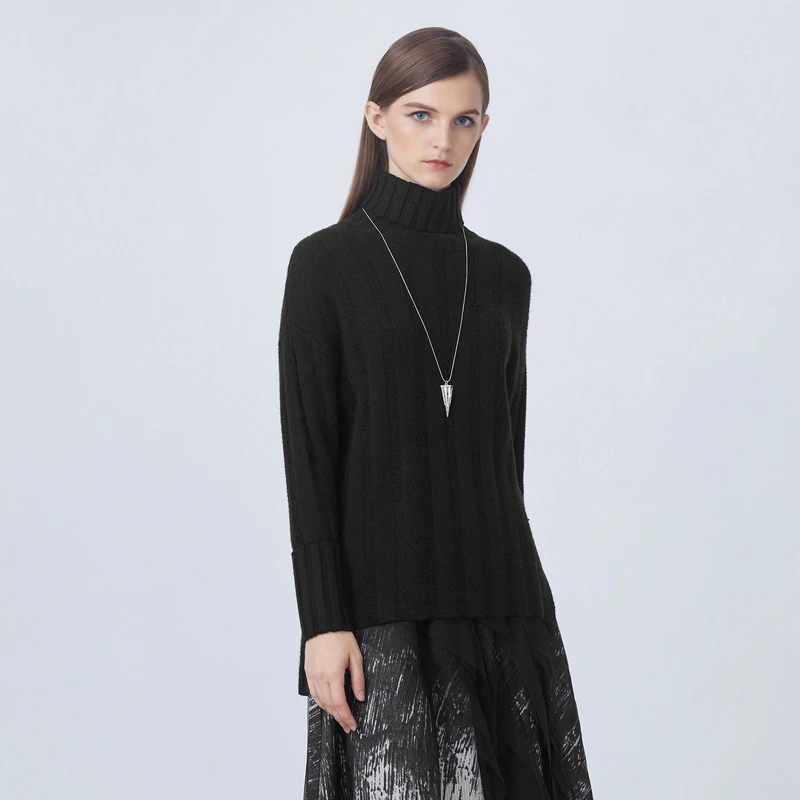 S·DEER罗纹高领肌理卷边黑色针织衫S21483543