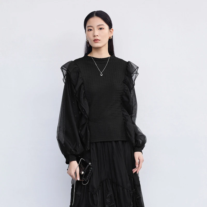 S·DEER圣迪奥女装百搭镂空小众圆领肌理网纱泡泡袖衬衫S223Z0584