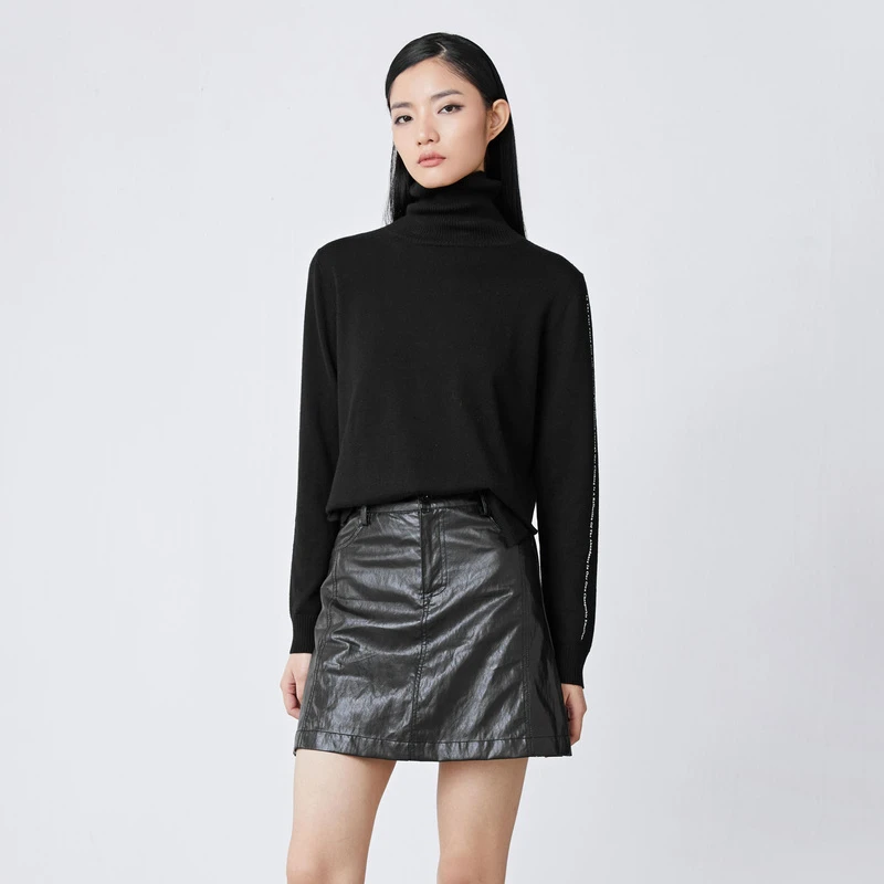 S·DEER圣迪奥女装时尚百搭显瘦高领宽松纯色套头针织衫S174Z3580