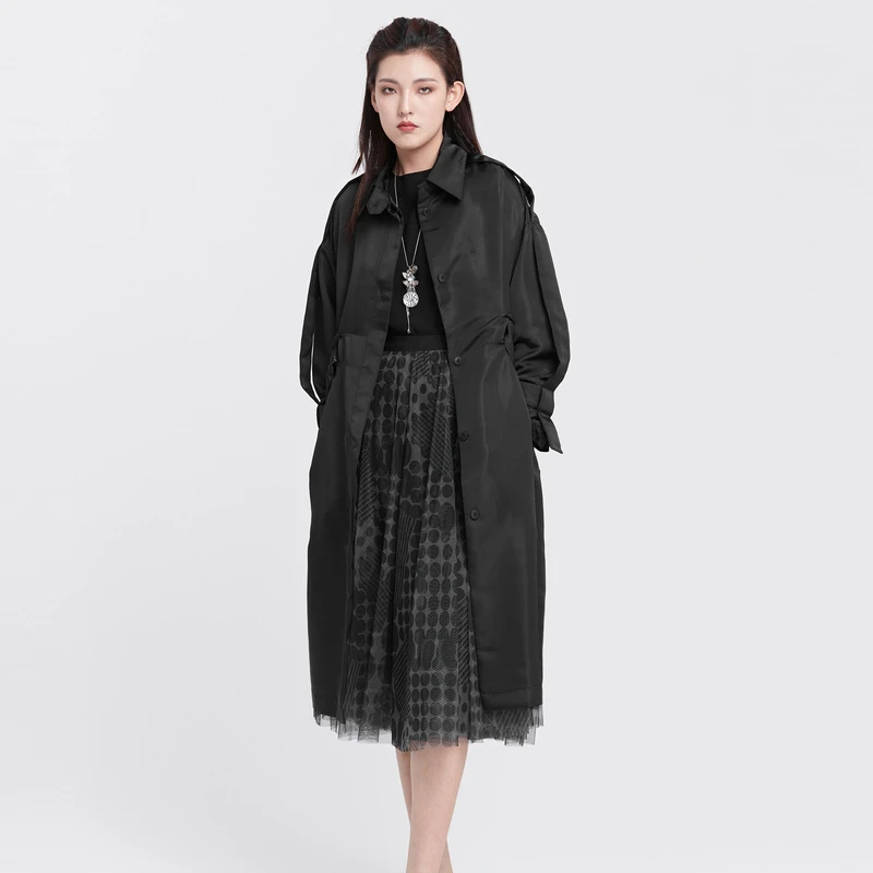 S·DEER圣迪奥女装时尚春季翻领收腰直筒黑色长款风衣S22161806