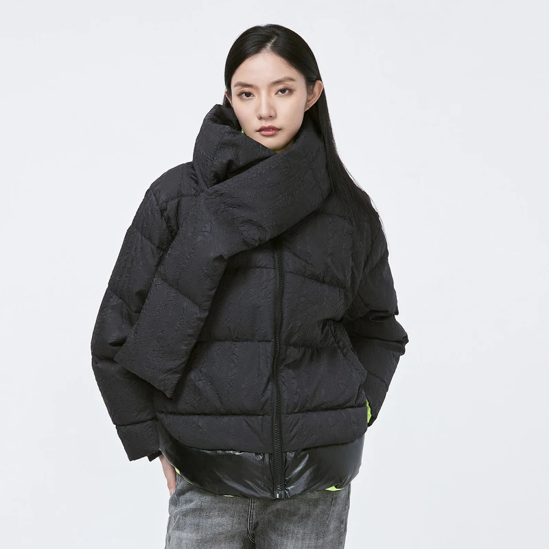 S·DEER圣迪奥女装冬季保暖时尚个性围脖拼接肌理羽绒服S21482447