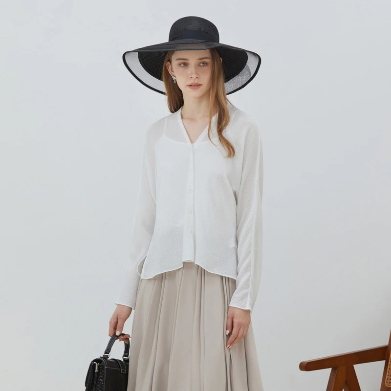 S·DEER时髦百搭圣迪奥女装时尚简约V领肌理衬衫S223Z0524