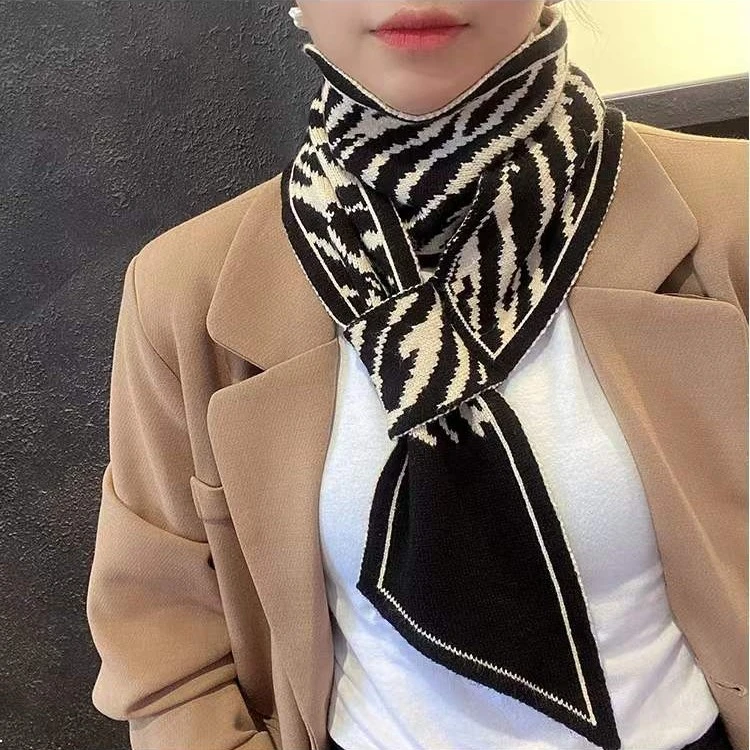 小围巾女秋冬季韩版百搭加厚保暖装饰护颈脖针织围脖耳朵巾长巾