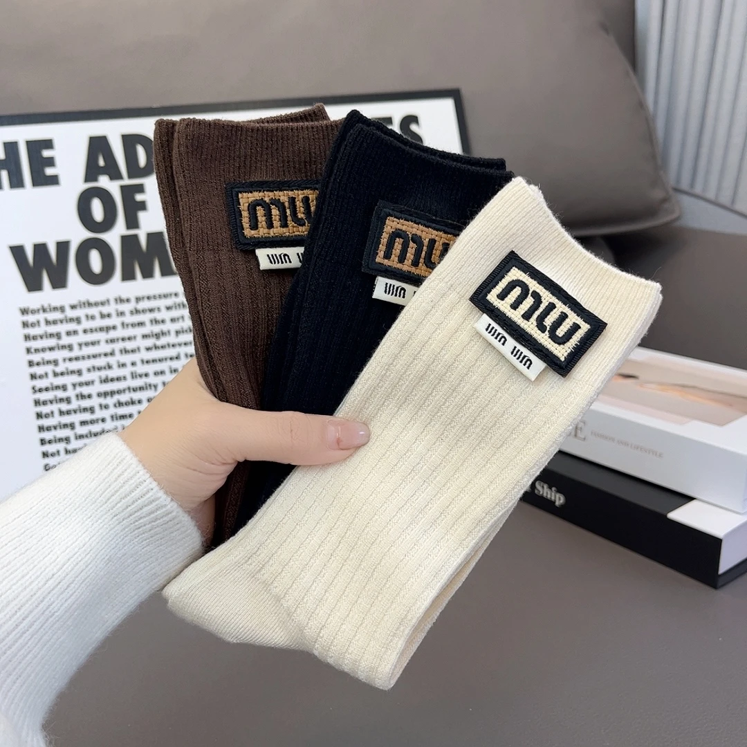 冬季保暖加厚兔绒袜子秋冬百搭潮流纯色针织布标中筒潮袜堆堆袜