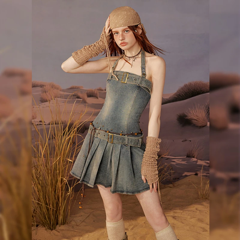 UNIFREE牛仔抹胸裙新款水洗做旧辣妹风小个子挂脖吊带收腰连衣裙