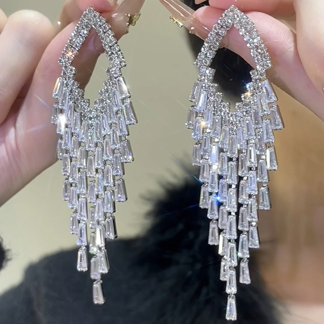 铜合金耳饰 秋冬时尚百搭流苏耳环满钻新款大气轻奢气质长款耳饰i
