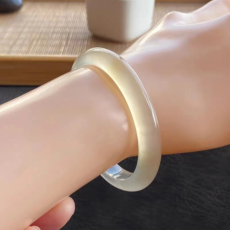 马料荔枝冻扁条正圈玛瑙玉髓手镯白月光玉石玉镯子女款简洁百搭