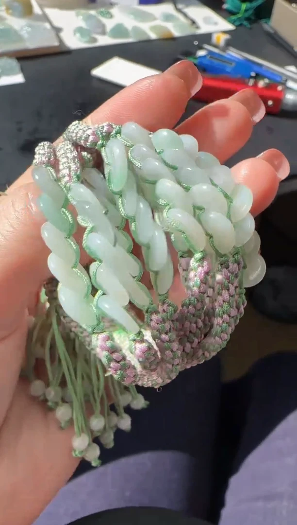 【闪购商品】翡翠颈饰未镶嵌多样性发其一有瑕疵不挑不选