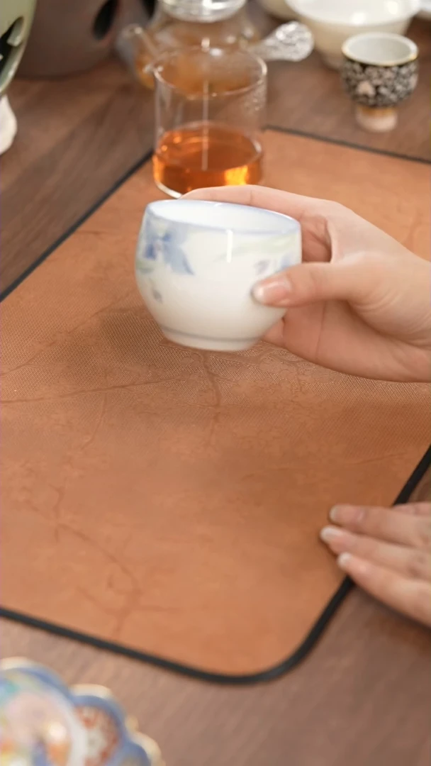 【闪购商品】瓷摆件杯子