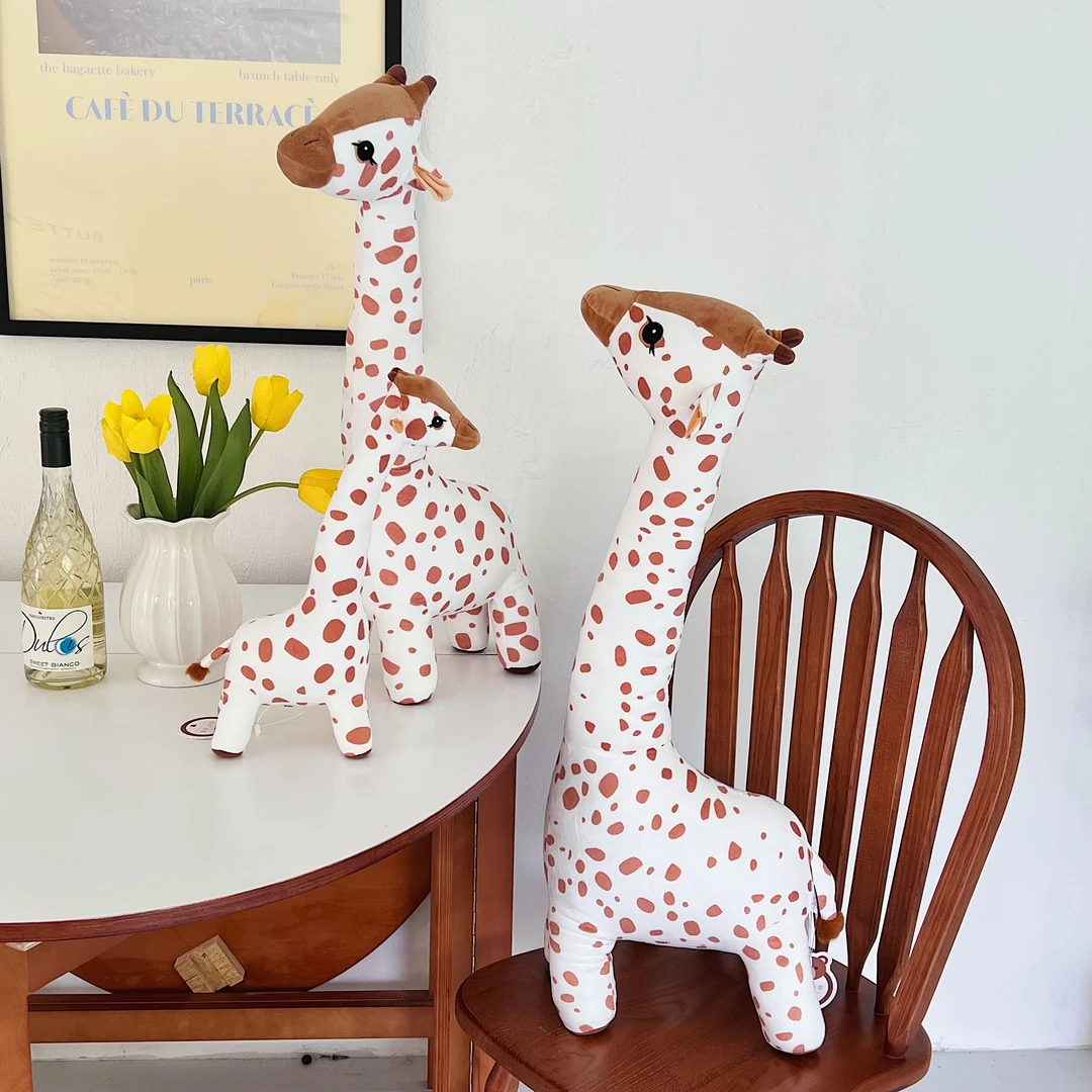 2025洋气可爱长颈鹿公仔儿童卡通长颈鹿公仔陪睡娃娃玩偶毛绒玩具