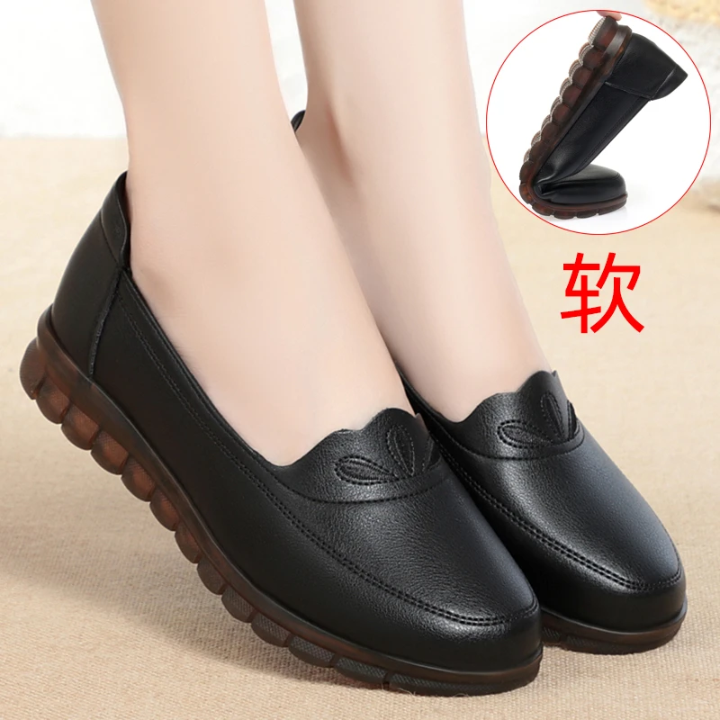 一脚蹬单鞋女软皮软底妈妈鞋平底防滑中老年鞋舒适皮鞋