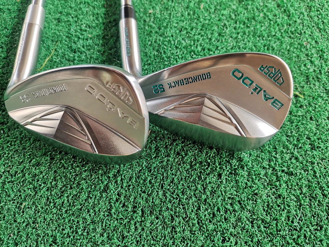 高尔夫球杆，挖起杆，杆身颜色可选。