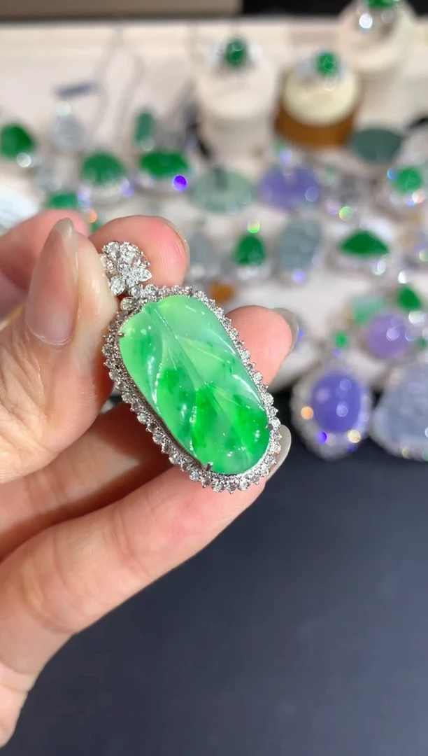 【闪购商品】翡翠吊坠(不含链)18K金镶嵌A757|16800
