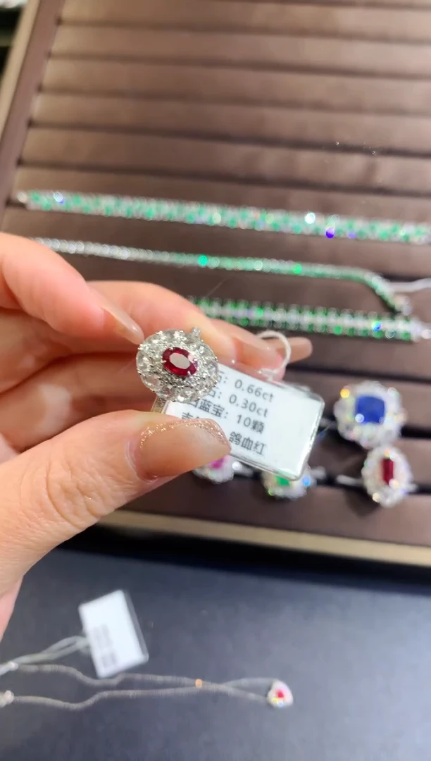 【闪购商品】彩色蓝宝石戒指18K金镶嵌A447|