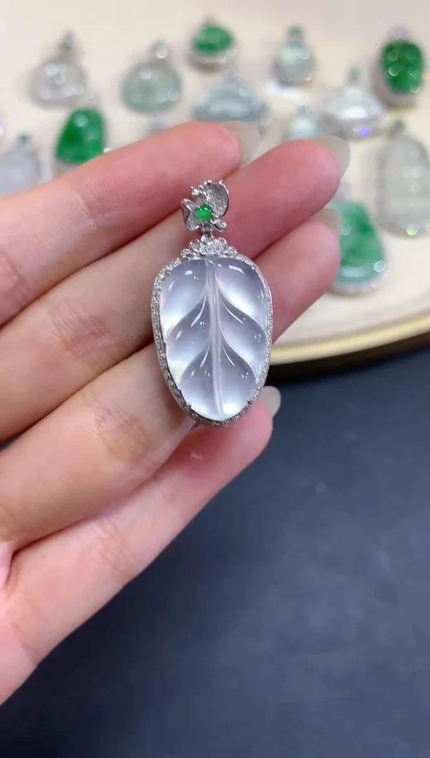 【闪购商品】翡翠吊坠(不含链)18K金镶嵌A401|9800+0