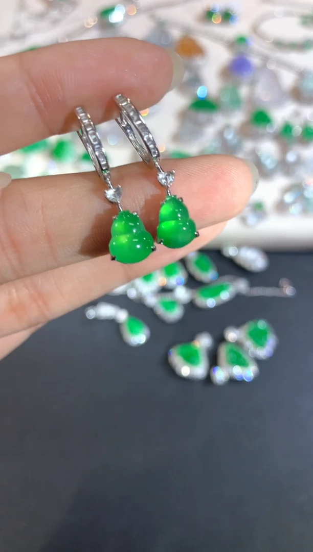 【闪购商品】翡翠耳饰18K金镶嵌A275|26800