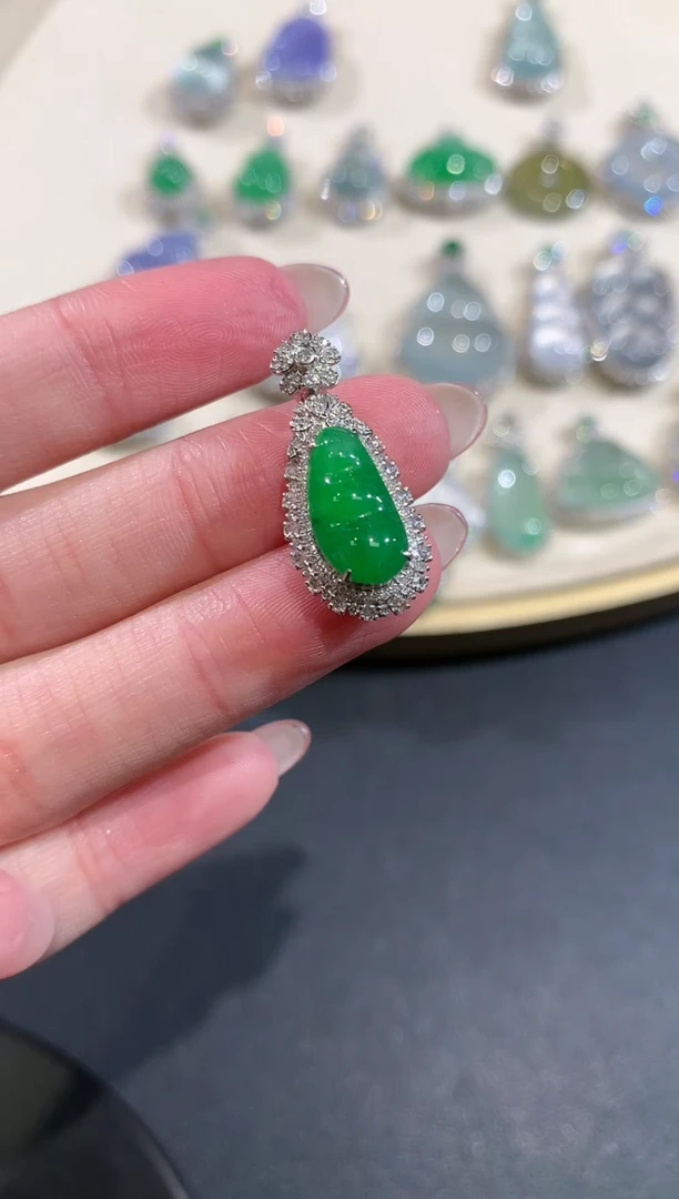 【闪购商品】翡翠吊坠(不含链)18K金镶嵌A29|9800+0