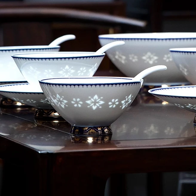 玉柏陶瓷景德镇青花玲珑瓷碗碟套装家用中式高档碗盘餐具幸福满满