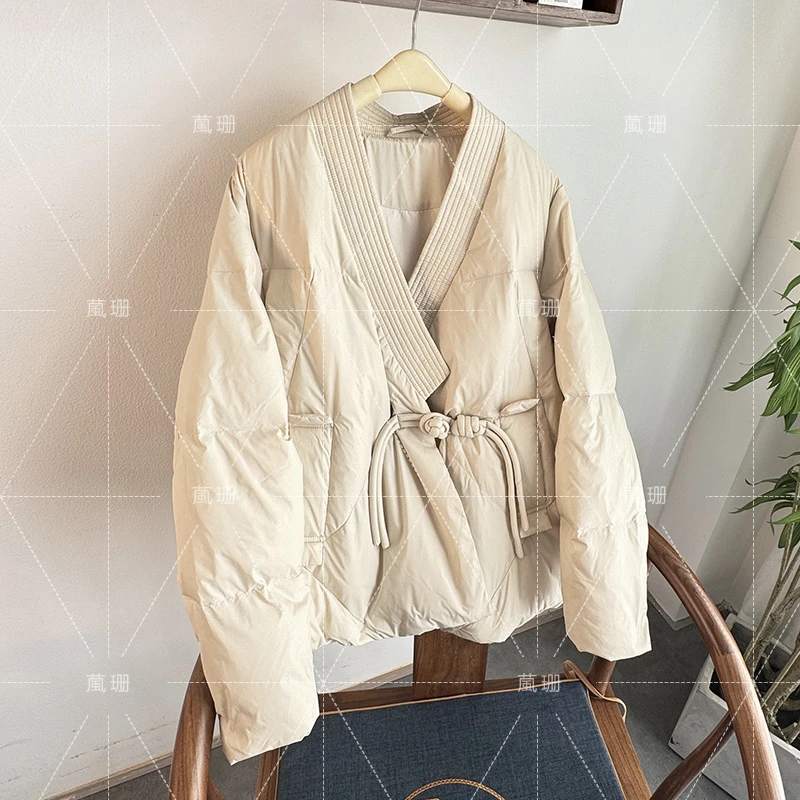 【大扣子】冬季国风大气V领显瘦时尚百搭白鸭绒保暖羽绒服 51960