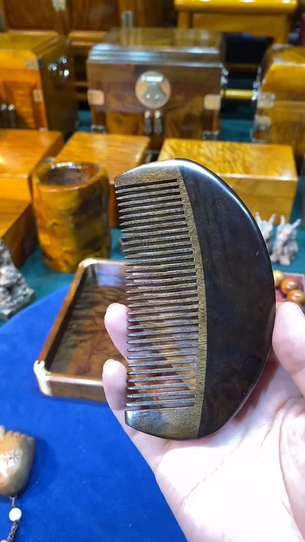 【闪购商品】金丝楠木艺阴沉木 半月梳