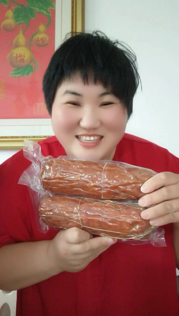 (娟子大食堂)1.6斤纯猪腱子肉制做的老火腿#果木熏烤