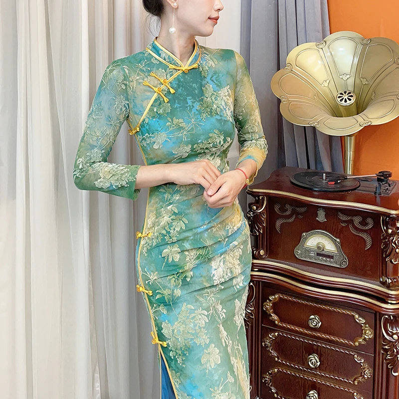 新中式复古立领改良旗袍连衣裙女气质高级感修身显瘦植绒扎染裙子