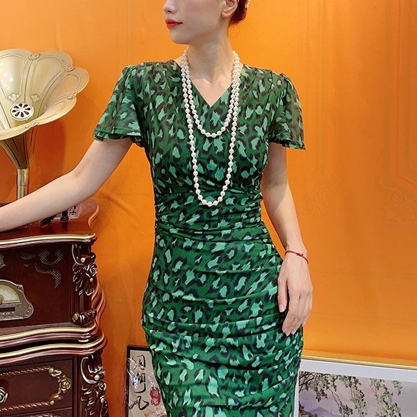 通勤气质优雅显瘦弹力绿色豹纹网纱V领女人味包臀荷叶袖连衣裙女