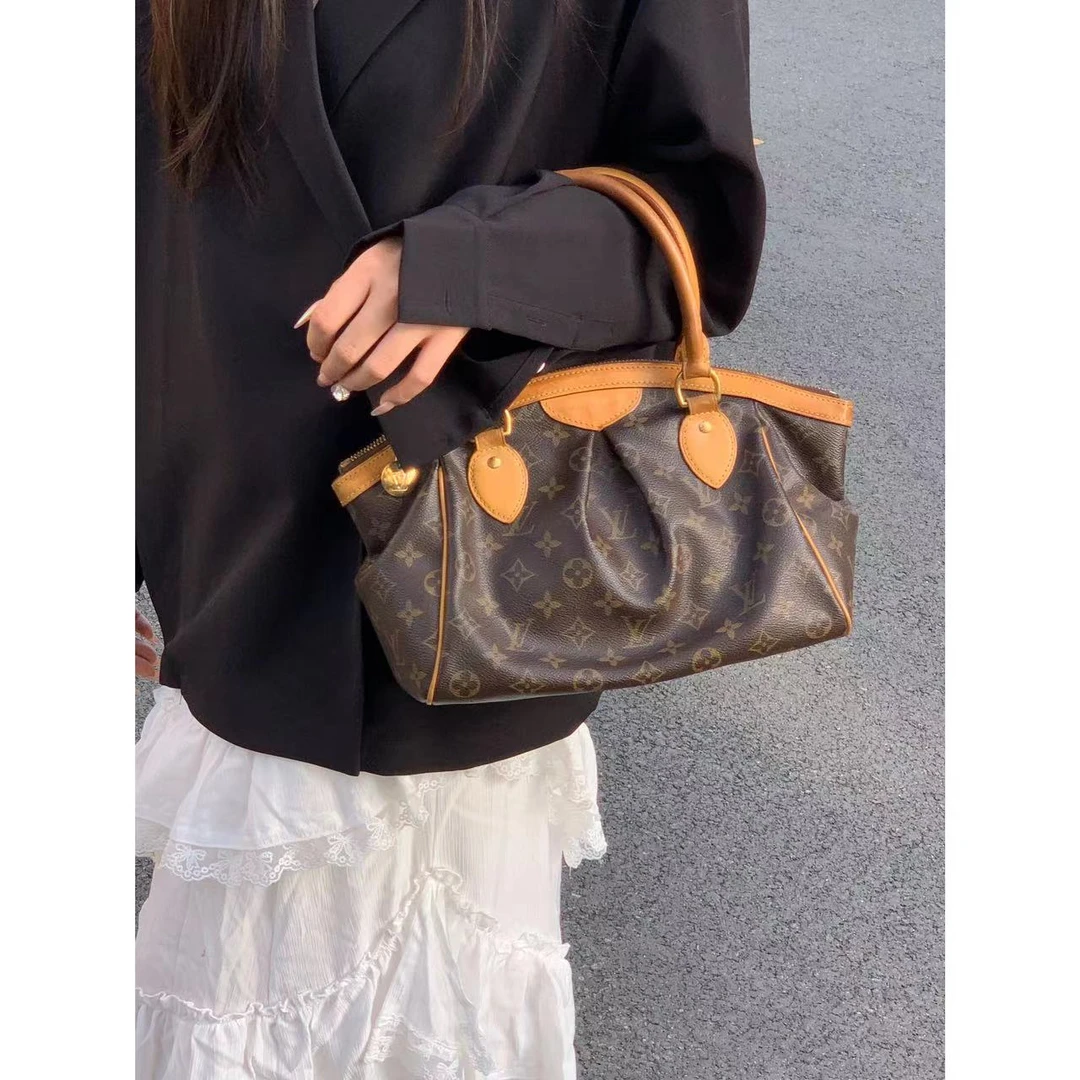95新 LouisVuitton/路易威登 肥肥中古/饺子包