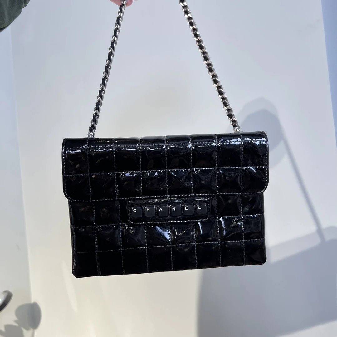 95新 Chanel/香奈儿 Chanel漆皮Woc包改黑色