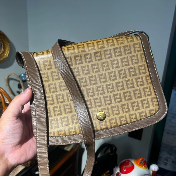 95新 FENDI/芬迪 fendi 邮差包