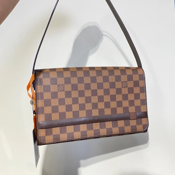 95新 LouisVuitton/路易威登 Lv表参道棋盘格单肩包