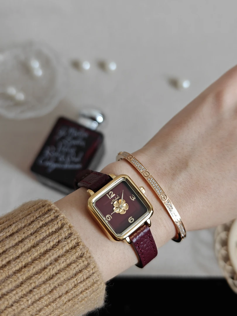 小众复古法式百搭山茶花小金表女士ins石英腕表手表轻奢时尚简约