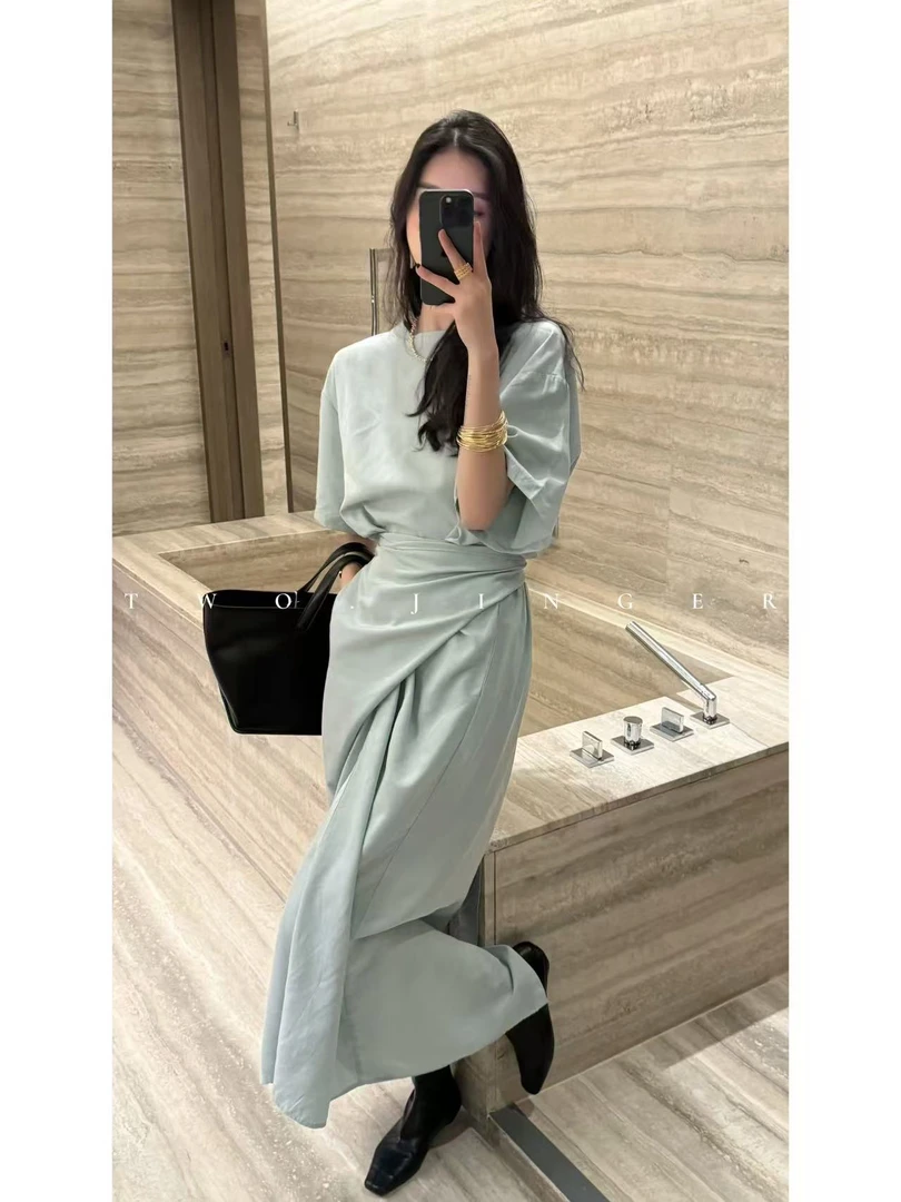 二静子 2024韩国（米兰）秀场灵感打造美学 不规则系带收腰长裙9907