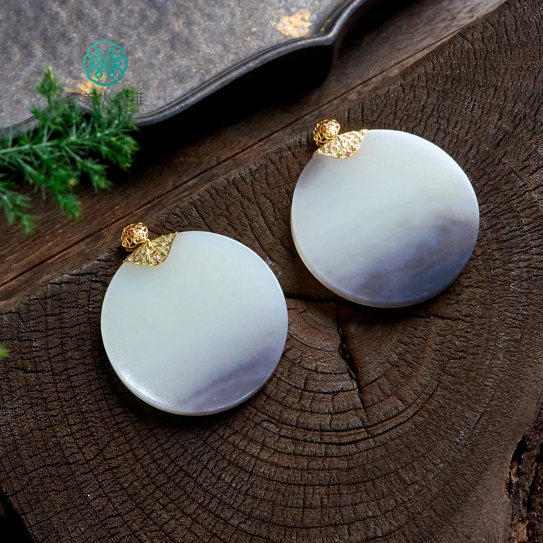 【春日珠宝】菲菲珠宝好*18K和田玉圆面吊坠约48mm-多样性发一