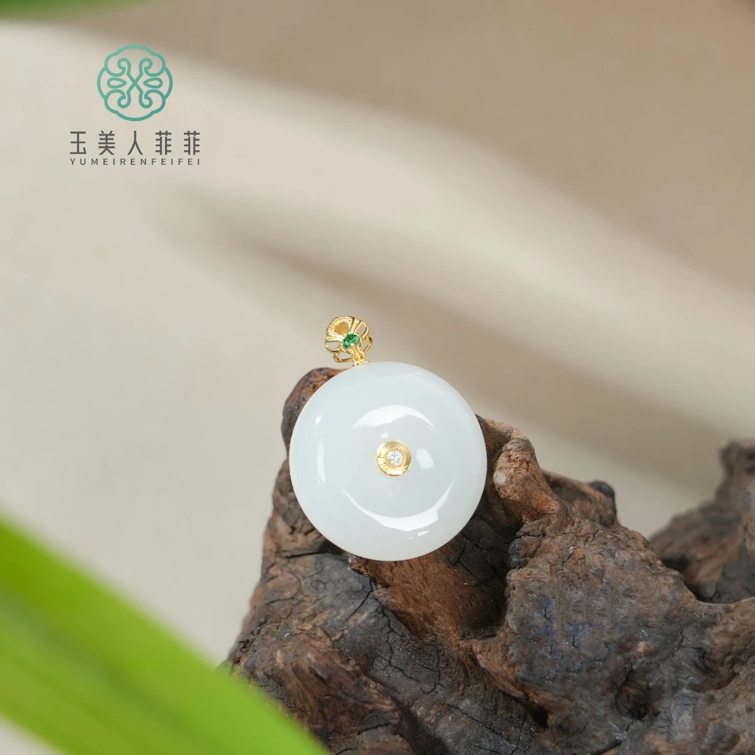 【春日珠宝】菲菲珠宝好*#18K和田玉吊坠约27*20mm