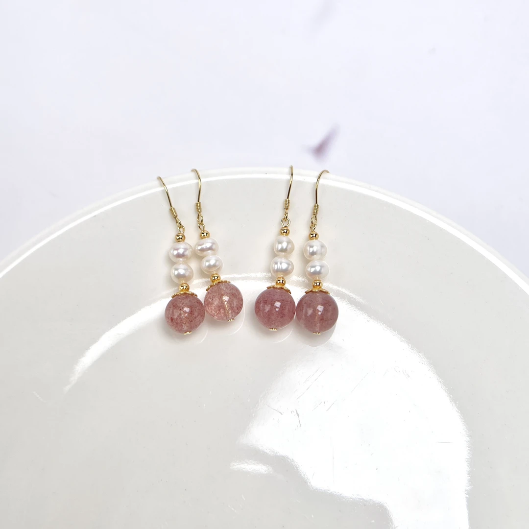 玉美人菲菲~19798-S925草莓晶圆珠约9mm耳钩*多样性发一