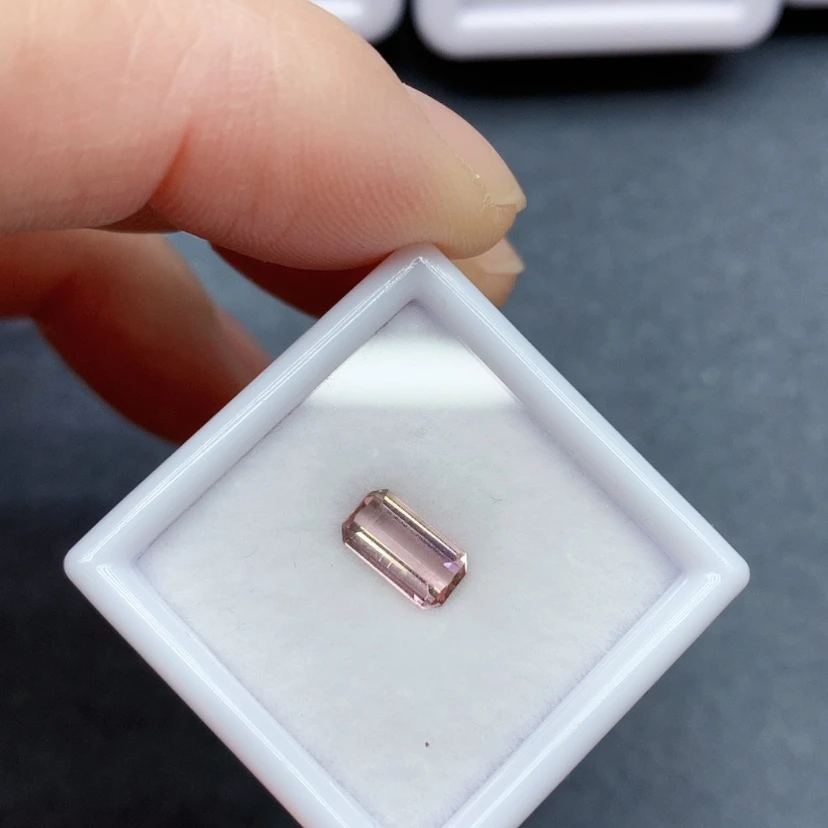 【闪购商品】红色碧玺0.8克拉裸石未镶嵌