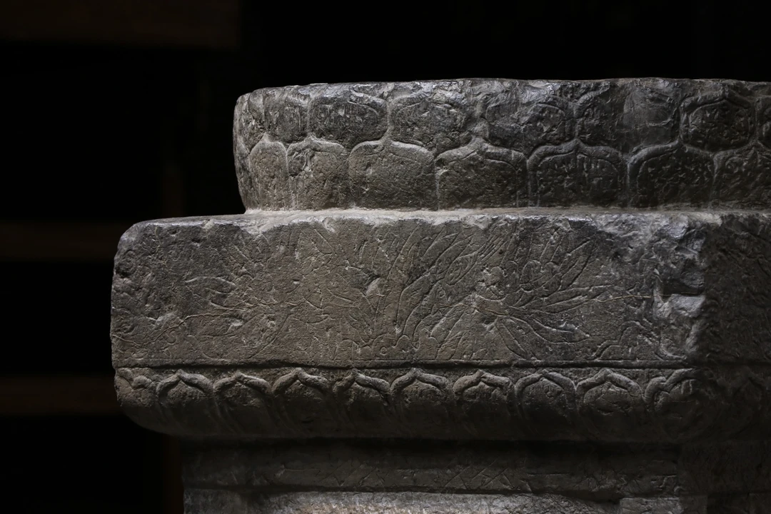 【不包邮】井口八楞造型，天然青石皮壳好 包浆圆润