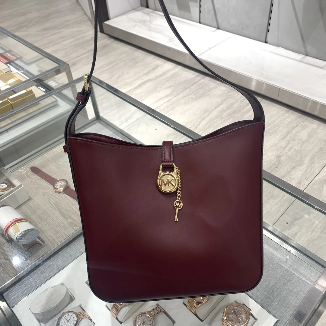 MICHAEL KORS/迈克高仕LYRA新款酒红色锁头斜挎包女士时尚肩包