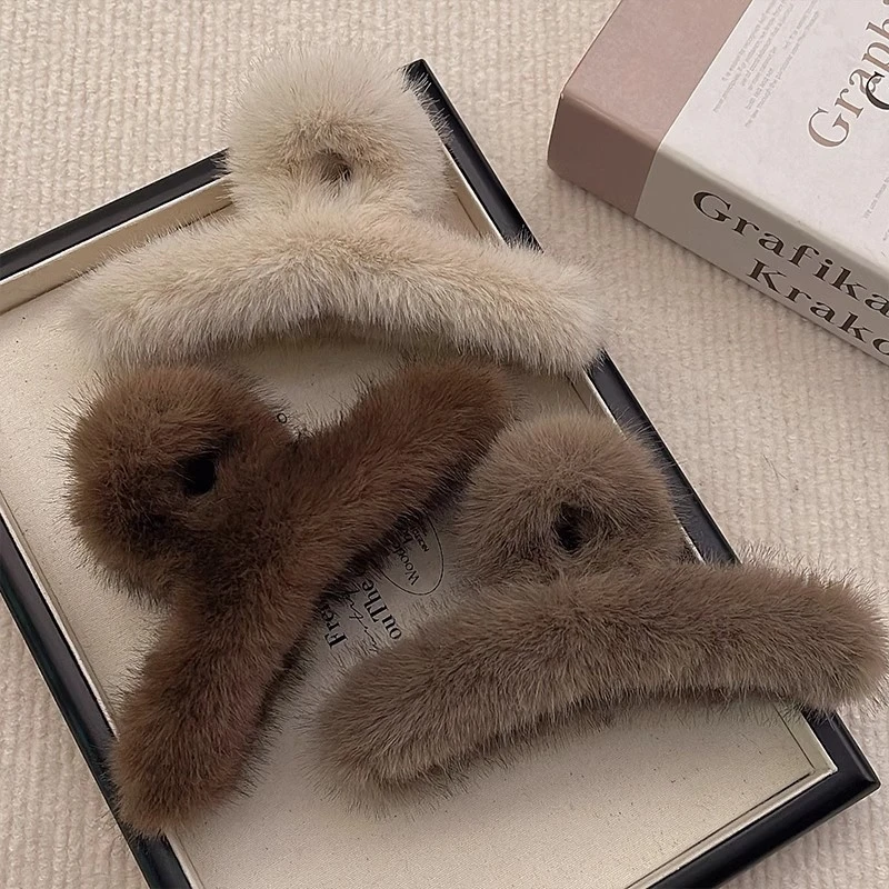 简约百搭秋冬大号毛毛抓夹女2024新款鲨鱼夹发量多发夹后脑勺头饰