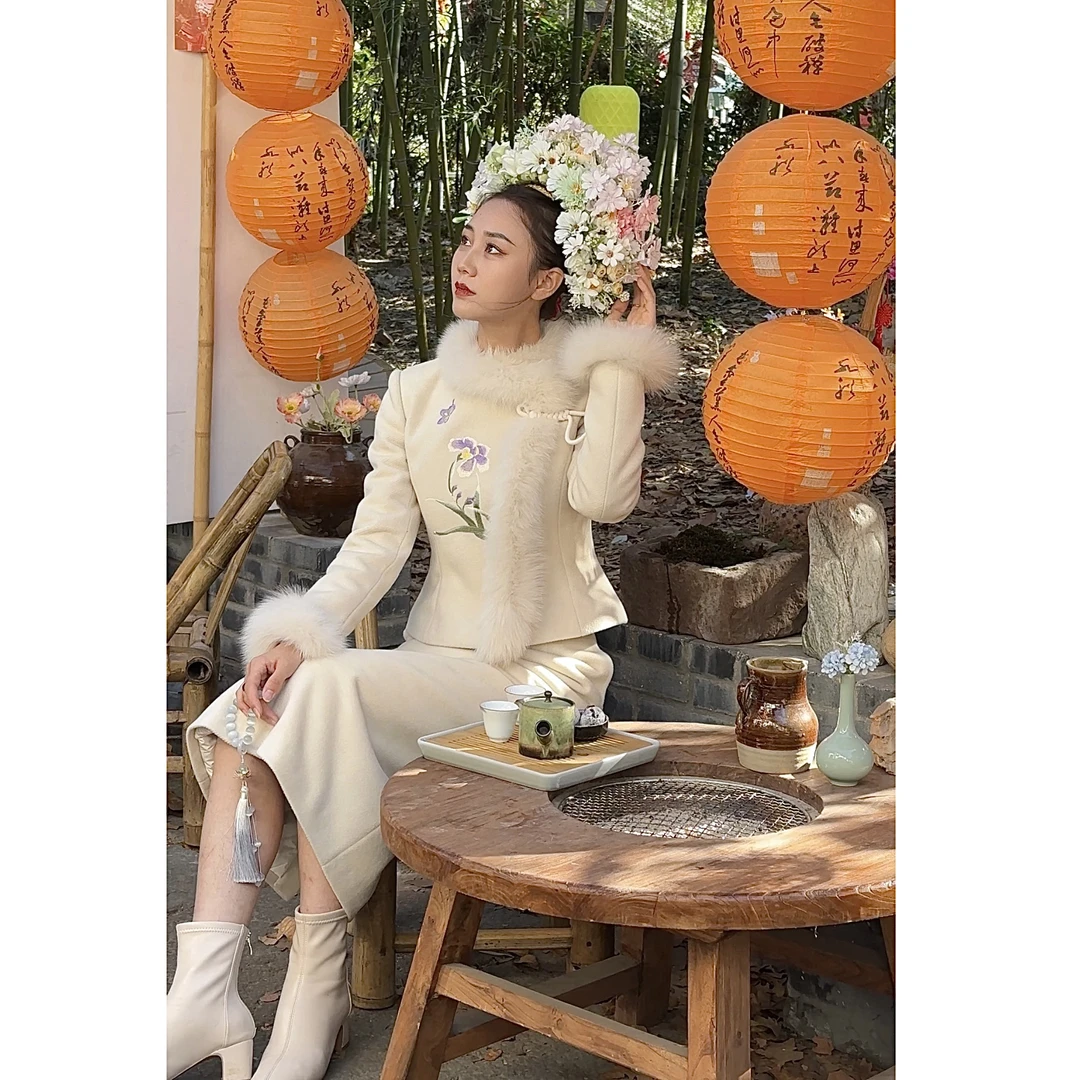 【CICI&GERTCOREL】雾漫江雪 刺绣款可拆狐狸毛外套/半裙CC234W1095