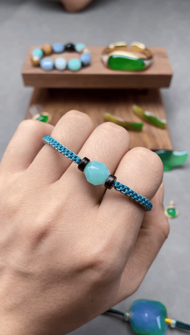 【闪购商品】翡翠手绳未镶嵌王朝阳翠语糯冰甜绿翡翠手绳