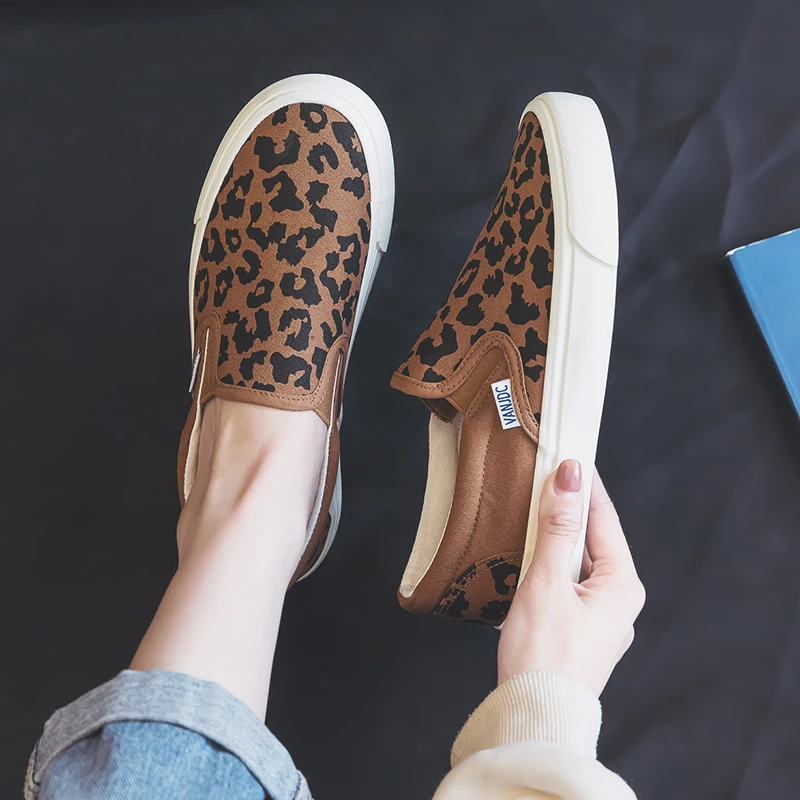 豹纹一脚蹬懒人鞋女2023春夏新款套脚帆布鞋女休闲平底韩版布鞋子