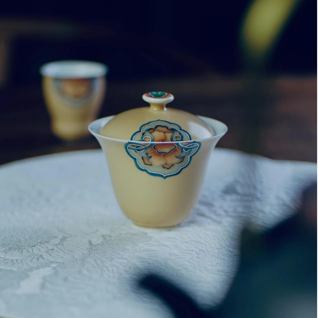 三秋月21-敦煌一梦黄色釉盖碗 哑光古卷如意纹样景德镇手绘