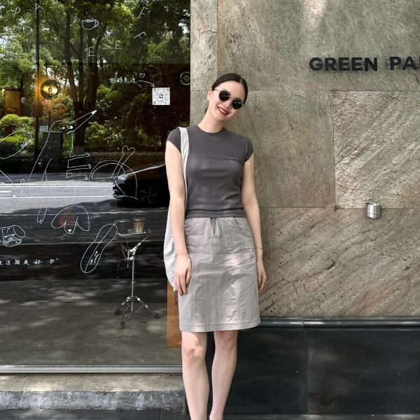 气质穿搭2024新款夏季休闲简约韩版短袖气质T恤搭配半身裙子显瘦